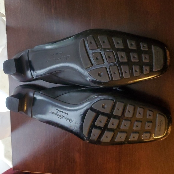 Vintage Ferragamo mules - Picture 2 of 8